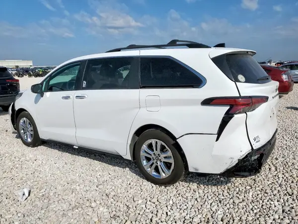 5TDDSKFC7PS097990 2023 TOYOTA SIENNA - Image 2