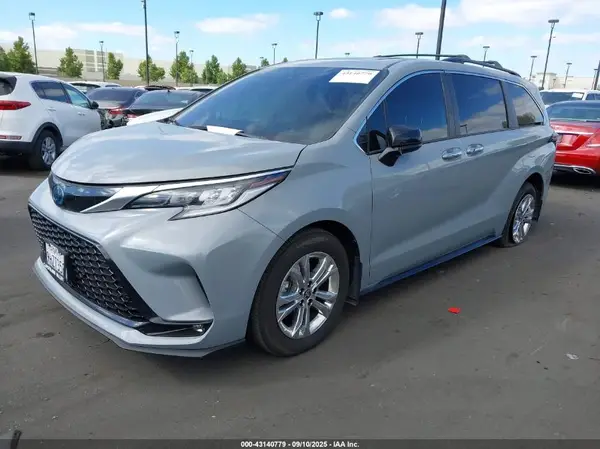 5TDDSKFC7PS102606 2023 TOYOTA SIENNA - Image 2