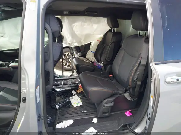 5TDDSKFC7PS102606 2023 TOYOTA SIENNA - Image 8