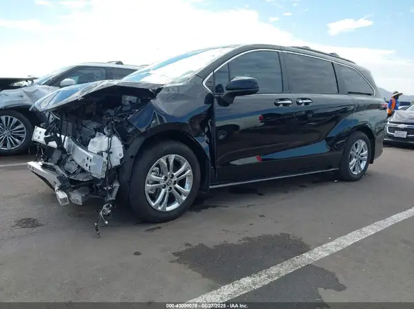 5TDDSKFC7PS106221 2023 TOYOTA SIENNA - Image 2