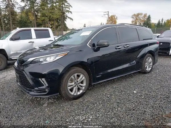 5TDDSKFC8MS018421 2021 TOYOTA SIENNA - Image 2