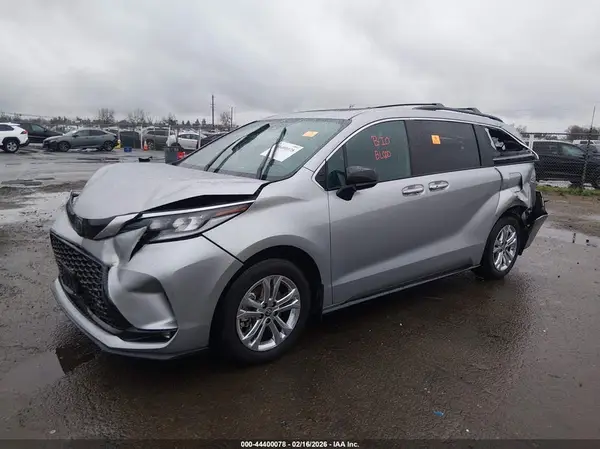 5TDDSKFC8PS102811 2023 TOYOTA SIENNA - Image 2