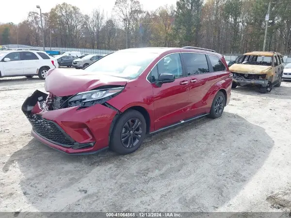 5TDDSKFC8RS115156 2024 TOYOTA SIENNA - Image 2