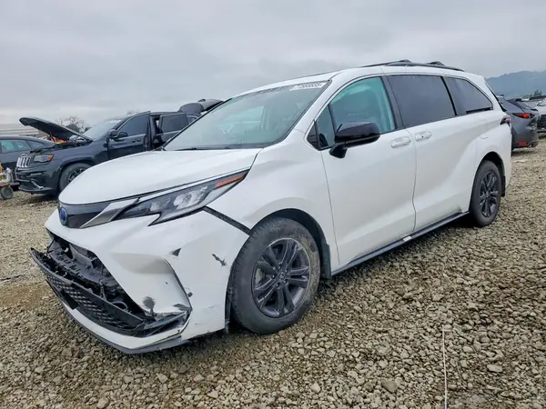 5TDDSKFC8RS126898 2024 TOYOTA SIENNA - Image 1