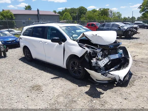 5TDDSKFC8RS151784 2024 TOYOTA SIENNA - Image 1