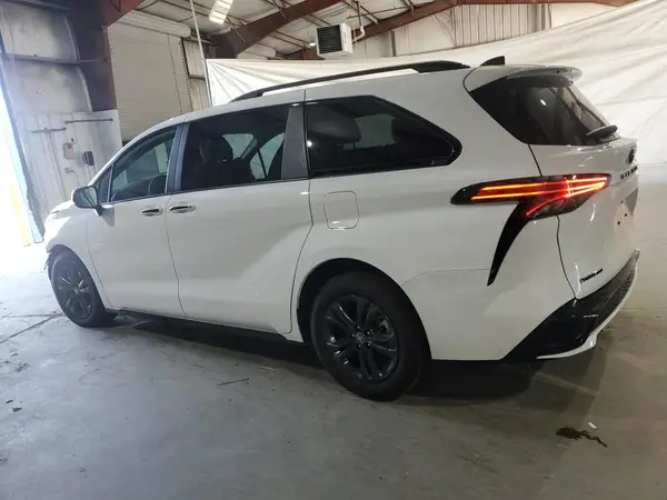 5TDDSKFC8SS189148 2025 TOYOTA SIENNA - Image 2