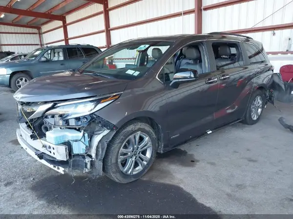 5TDDSKFC9MS003216 2021 TOYOTA SIENNA - Image 2