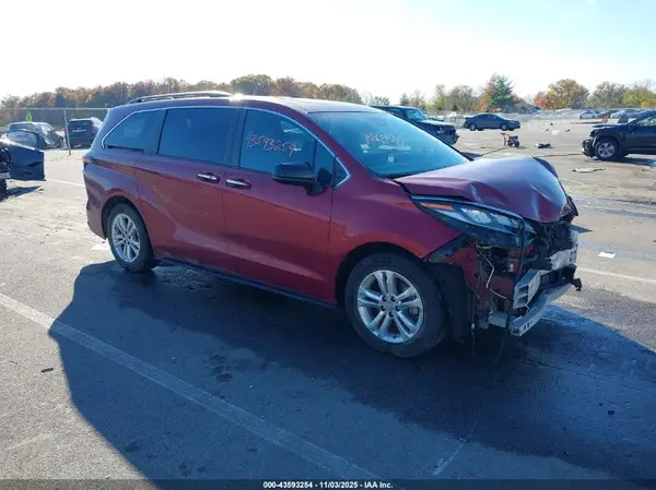 5TDDSKFC9PS082732 2023 TOYOTA SIENNA - Image 1