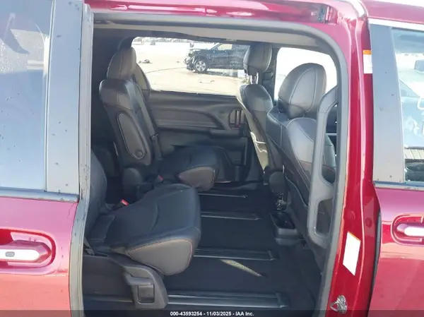 5TDDSKFC9PS082732 2023 TOYOTA SIENNA - Image 8