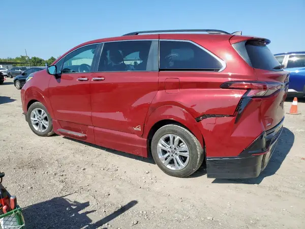 5TDDSKFC9PS086733 2023 TOYOTA SIENNA - Image 2