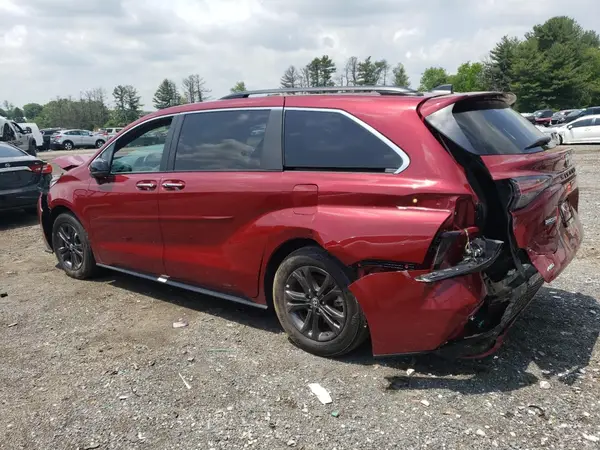 5TDDSKFC9RS146898 2024 TOYOTA SIENNA - Image 2