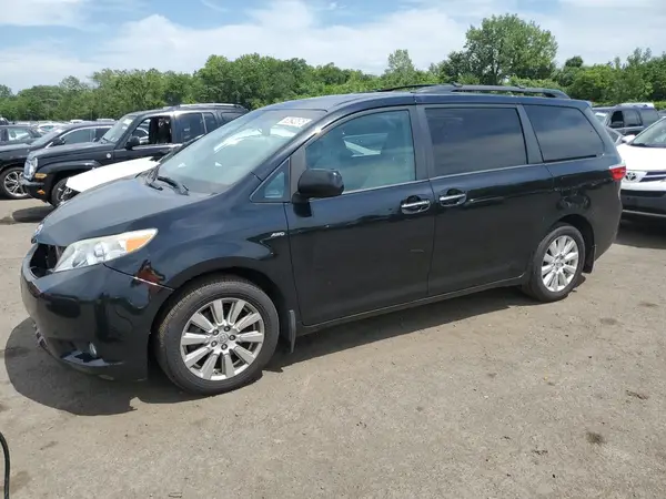 5TDDZ3DC0HS150633 2017 TOYOTA SIENNA - Image 1