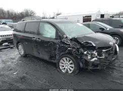 5TDDZ3DC0HS152463 2017 TOYOTA SIENNA