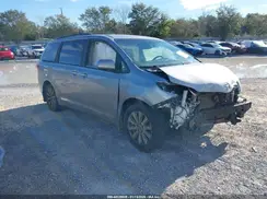 5TDDZ3DC0HS153967 2017 TOYOTA SIENNA