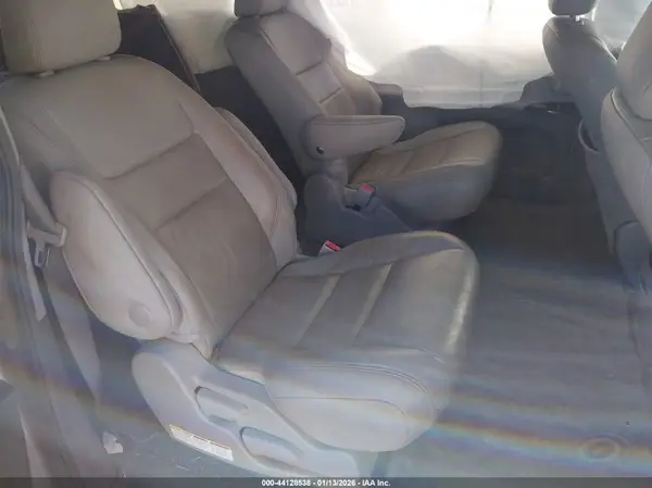 5TDDZ3DC0HS153967 2017 TOYOTA SIENNA - Image 8