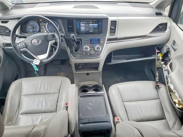 5TDDZ3DC0HS173314 2017 TOYOTA SIENNA - Image 8