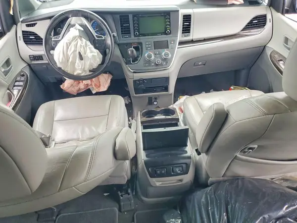 5TDDZ3DC0JS190040 2018 TOYOTA SIENNA - Image 8