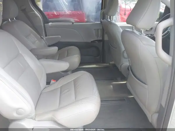 5TDDZ3DC0JS191415 2018 TOYOTA SIENNA - Image 8