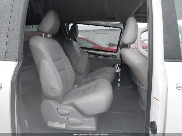 5TDDZ3DC0JS201425 2018 TOYOTA SIENNA - Image 8