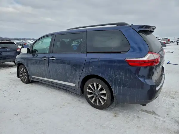 5TDDZ3DC0KS214533 2019 TOYOTA SIENNA - Image 2