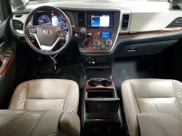 5TDDZ3DC0KS217531 2019 TOYOTA SIENNA - Image 8