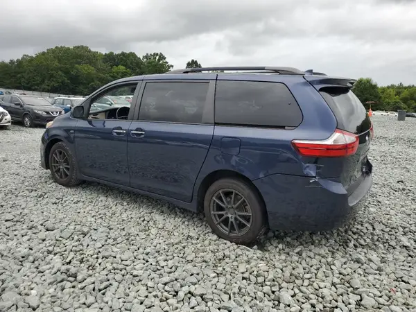 5TDDZ3DC0KS220381 2019 TOYOTA SIENNA - Image 2