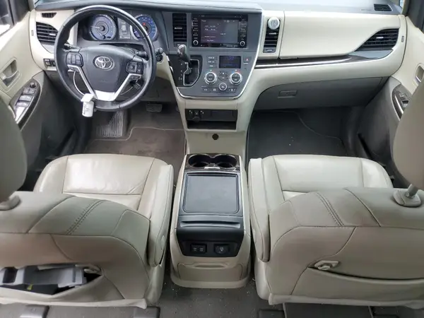 5TDDZ3DC0KS220381 2019 TOYOTA SIENNA - Image 8
