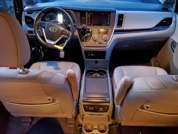 5TDDZ3DC0KS223023 2019 TOYOTA SIENNA - Image 8