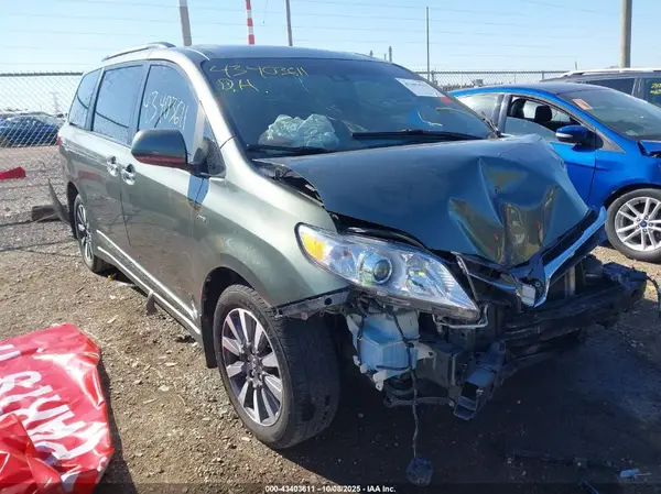 5TDDZ3DC0KS227041 2019 TOYOTA SIENNA - Image 1