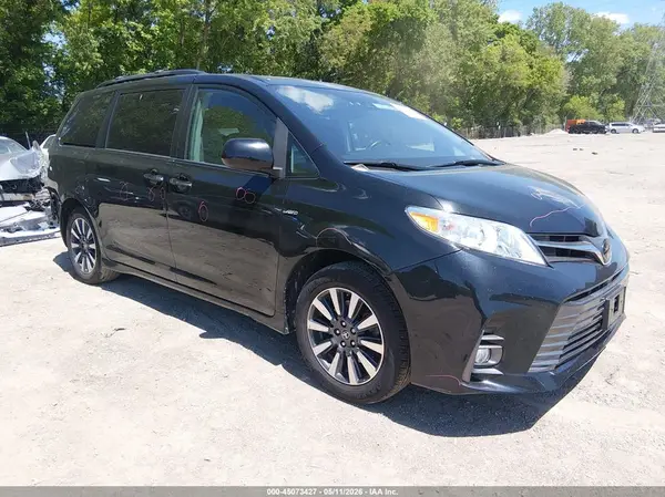 5TDDZ3DC0KS227105 2019 TOYOTA SIENNA - Image 1