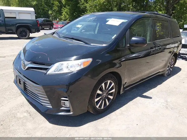 5TDDZ3DC0KS227105 2019 TOYOTA SIENNA - Image 2