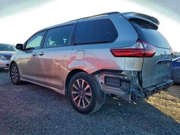 5TDDZ3DC0LS229826 2020 TOYOTA SIENNA - Image 2
