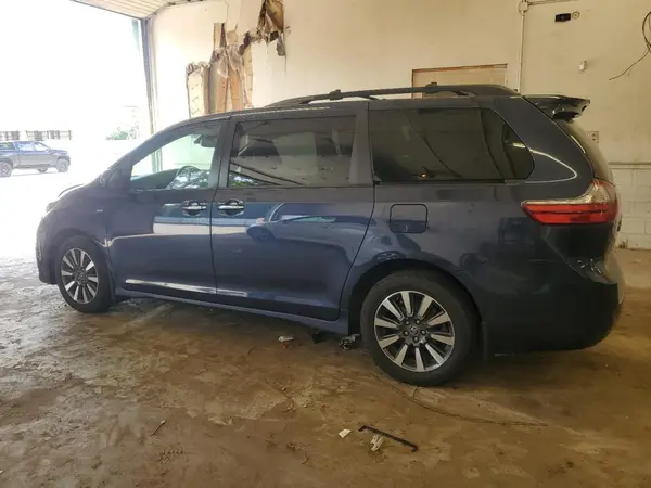 5TDDZ3DC0LS237585 2020 TOYOTA SIENNA - Image 2