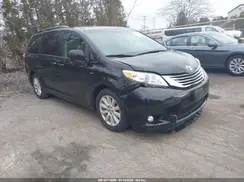 5TDDZ3DC1HS158613 2017 TOYOTA SIENNA