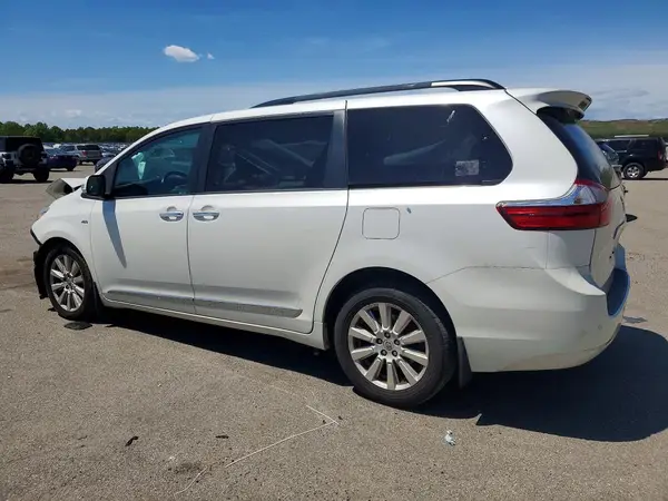 5TDDZ3DC1HS161771 2017 TOYOTA SIENNA - Image 2