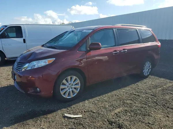 5TDDZ3DC1HS163021 2017 TOYOTA SIENNA - Image 1