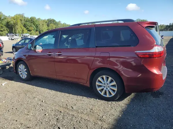 5TDDZ3DC1HS163021 2017 TOYOTA SIENNA - Image 2