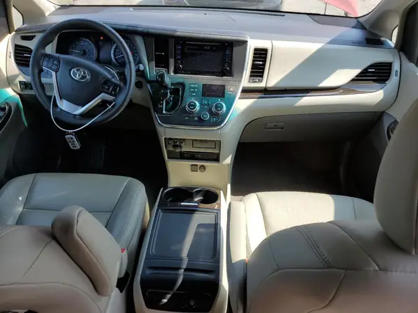 5TDDZ3DC1HS166680 2017 TOYOTA SIENNA - Image 8