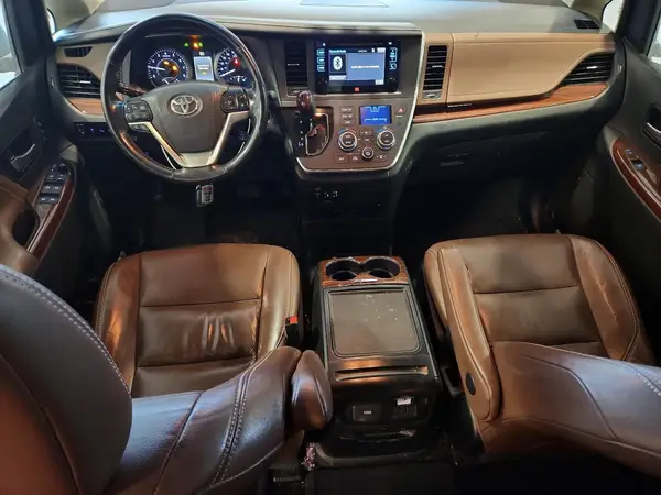 5TDDZ3DC1HS168929 2017 TOYOTA SIENNA - Image 8