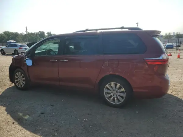 5TDDZ3DC1HS173354 2017 TOYOTA SIENNA - Image 2