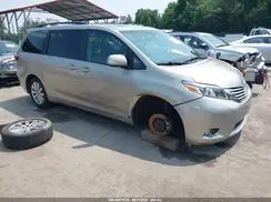 5TDDZ3DC1HS177226 2017 TOYOTA SIENNA