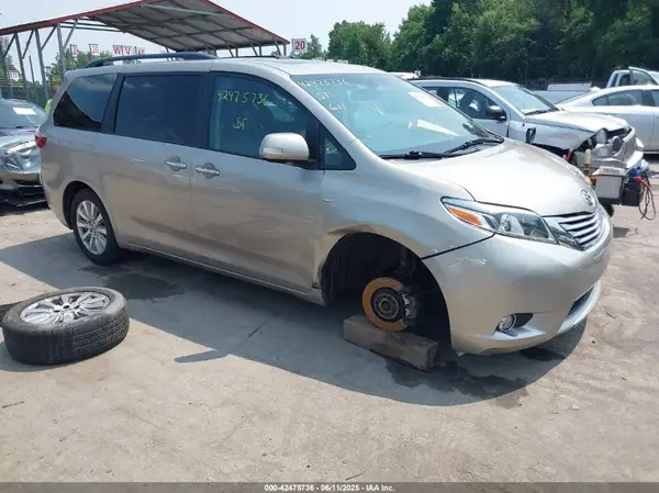 5TDDZ3DC1HS177226 2017 TOYOTA SIENNA - Image 1