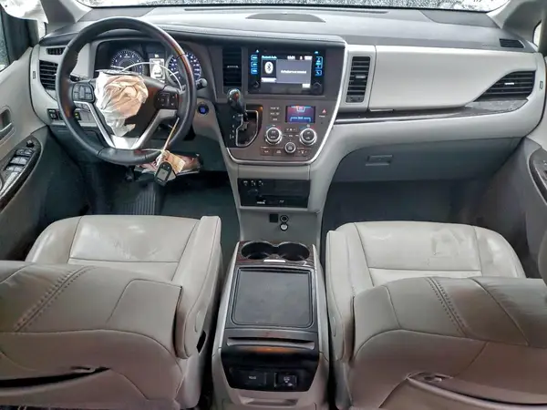 5TDDZ3DC1HS178845 2017 TOYOTA SIENNA - Image 8
