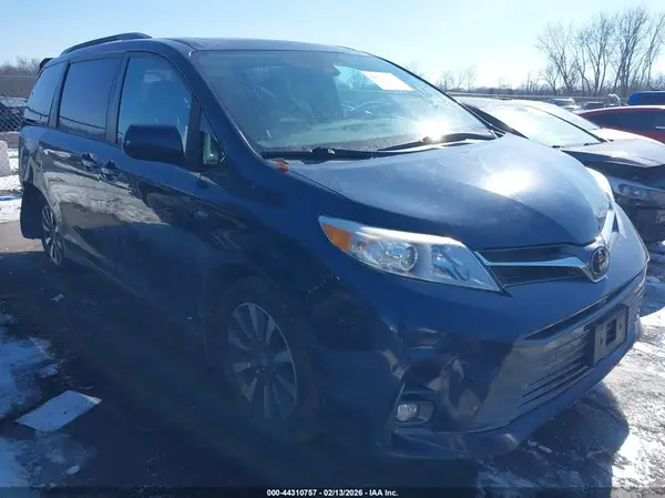 5TDDZ3DC1JS192069 2018 TOYOTA SIENNA - Image 1