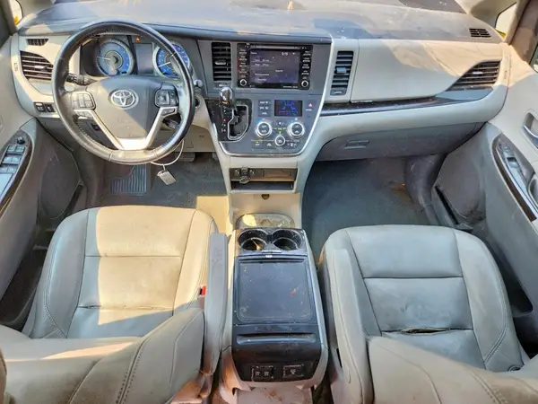 5TDDZ3DC1JS198843 2018 TOYOTA SIENNA - Image 8