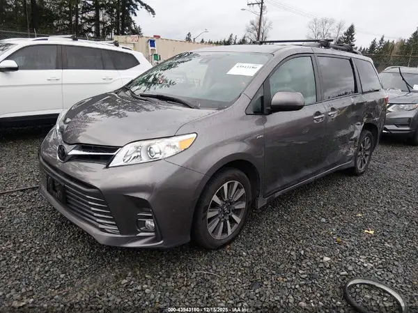 5TDDZ3DC1JS202440 2018 TOYOTA SIENNA - Image 2