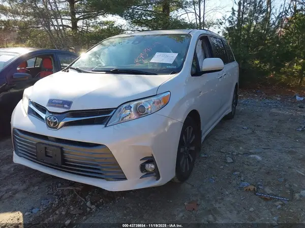 5TDDZ3DC1JS204186 2018 TOYOTA SIENNA - Image 2