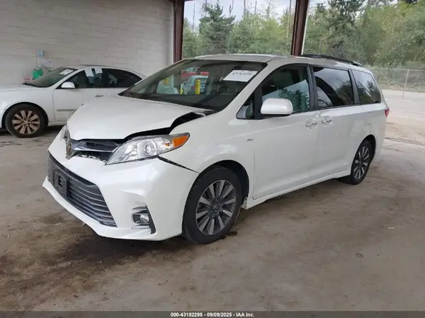 5TDDZ3DC1JS205287 2018 TOYOTA SIENNA - Image 2