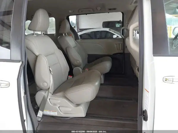 5TDDZ3DC1JS205287 2018 TOYOTA SIENNA - Image 8