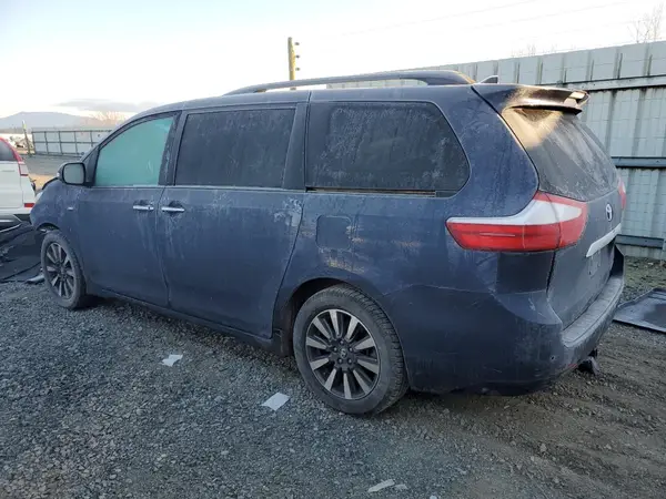 5TDDZ3DC1KS215979 2019 TOYOTA SIENNA - Image 2